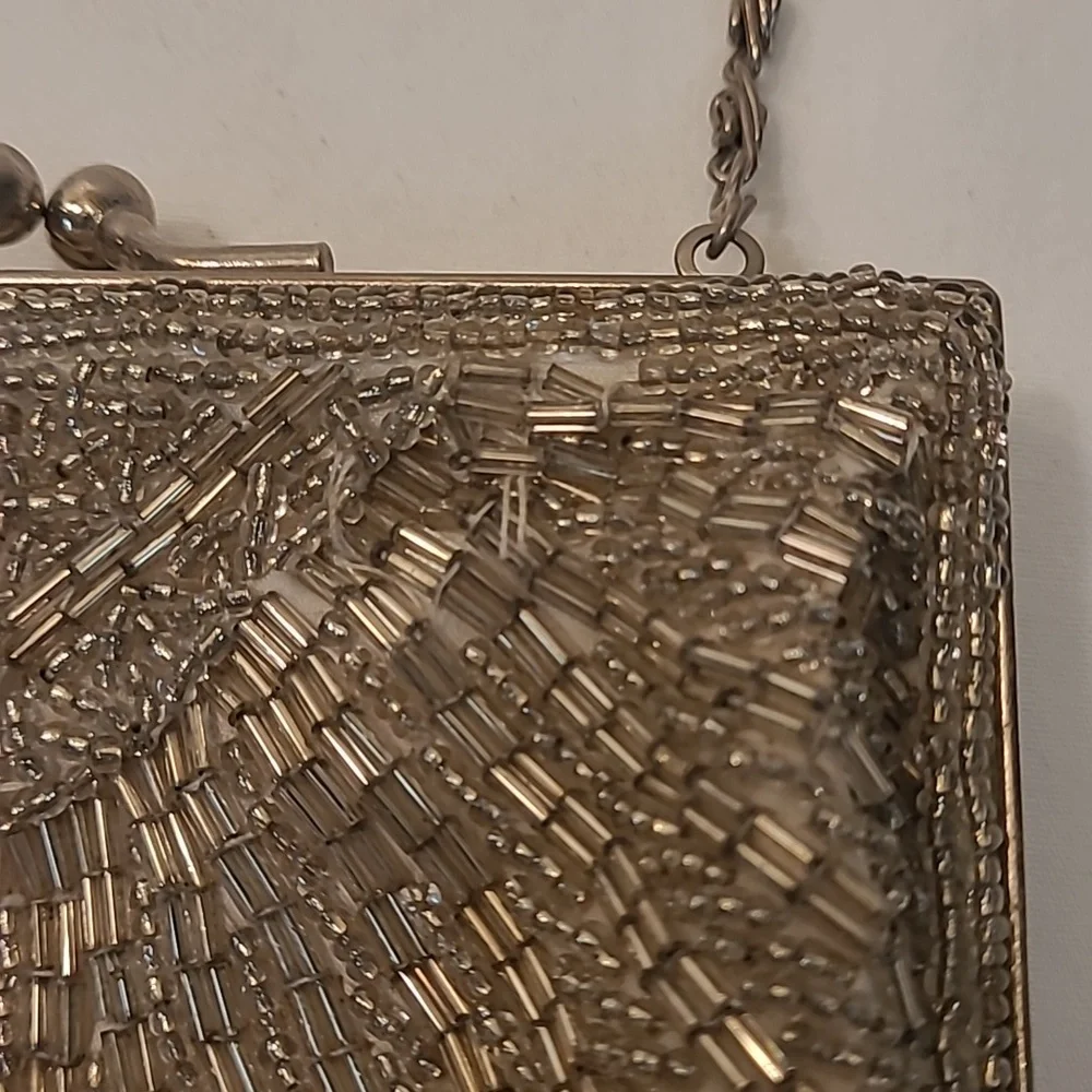 Vintage Shell Shaped Beaded Bag with Satin Lining Long Silver Tone Chain - Picture 12 of 13